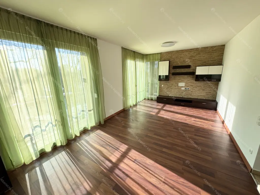 Kiadó albérlet 300000 Ft/hó áron: Budapest, XIV. kerület  Pillangó park. Mérete: 57 nm, 2 szobás | Alberlet.hu - 6640432