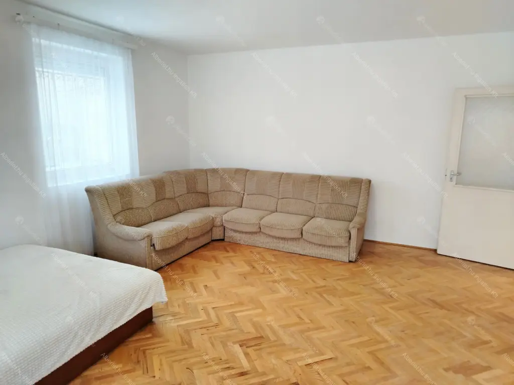 Kiadó albérlet 279000 Ft/hó áron: Budapest, XIV. kerület  Ráskay Lea utca. Mérete: 69 nm, 2 szobás | Alberlet.hu - 6640803