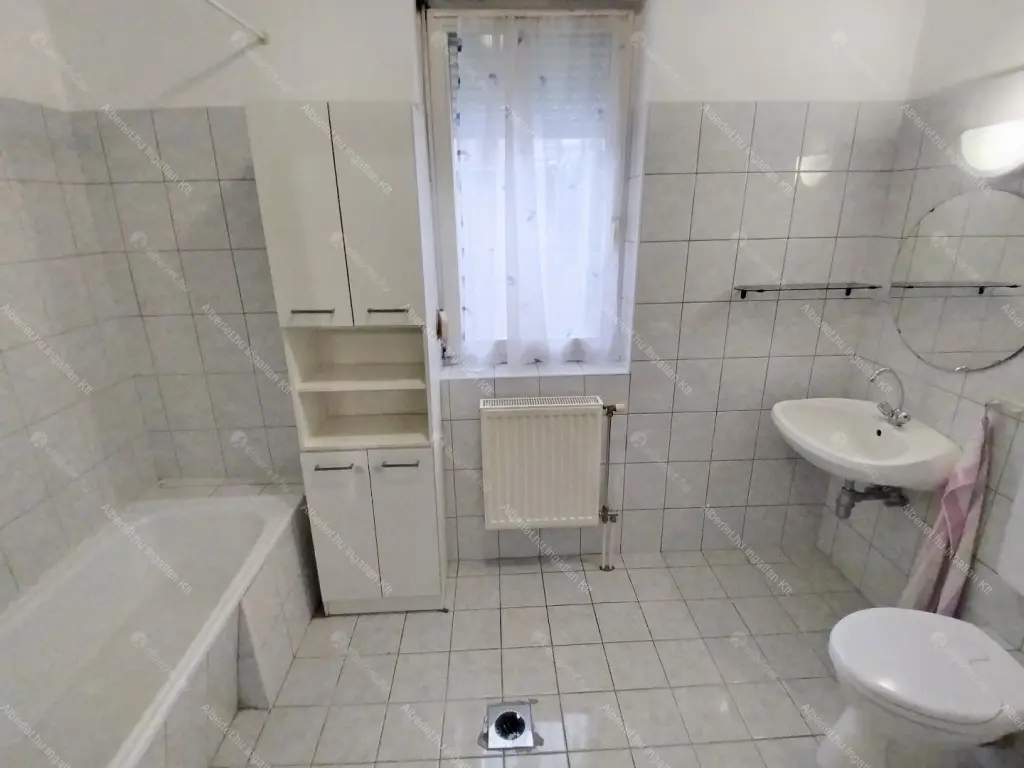 Kiadó albérlet 279000 Ft/hó áron: Budapest, XIV. kerület  Ráskay Lea utca. Mérete: 69 nm, 2 szobás | Alberlet.hu - 6640815