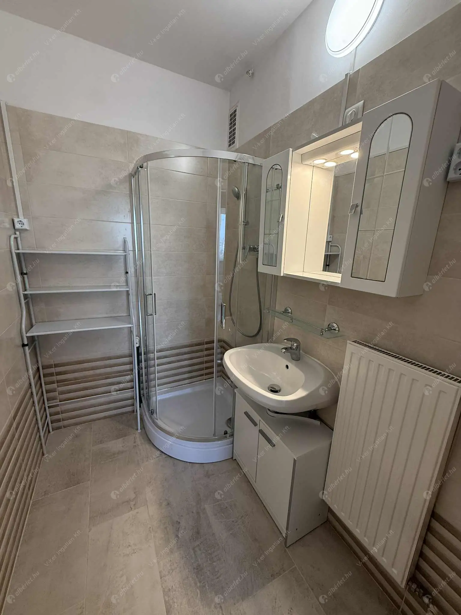 Kiadó albérlet 290000 Ft/hó áron: Budapest, XIV. kerület  Róna park. Mérete: 67 nm, 3 szobás | Alberlet.hu - 6598420