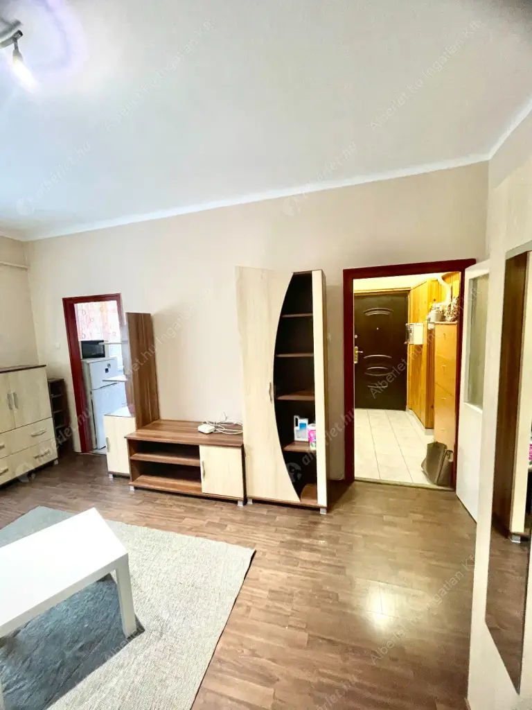 Kiadó albérlet 170000 Ft/hó áron: Budapest, XIV. kerület  Szervián utca. Mérete: 29 nm, 1 szobás | Alberlet.hu - 6631470