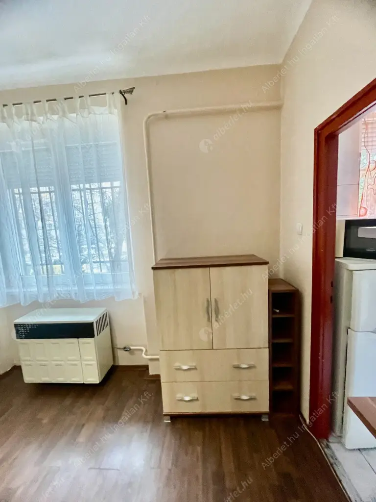 Kiadó albérlet 170000 Ft/hó áron: Budapest, XIV. kerület  Szervián utca. Mérete: 29 nm, 1 szobás | Alberlet.hu - 6631471