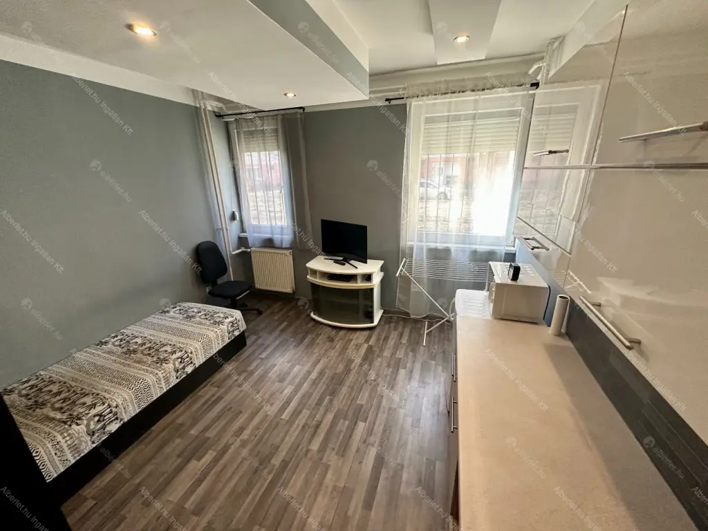 Kiadó albérlet 180000 Ft/hó áron: Budapest, XIV. kerület  Szikszó park. Mérete: 20 nm, 1 szobás | Alberlet.hu - 6680707