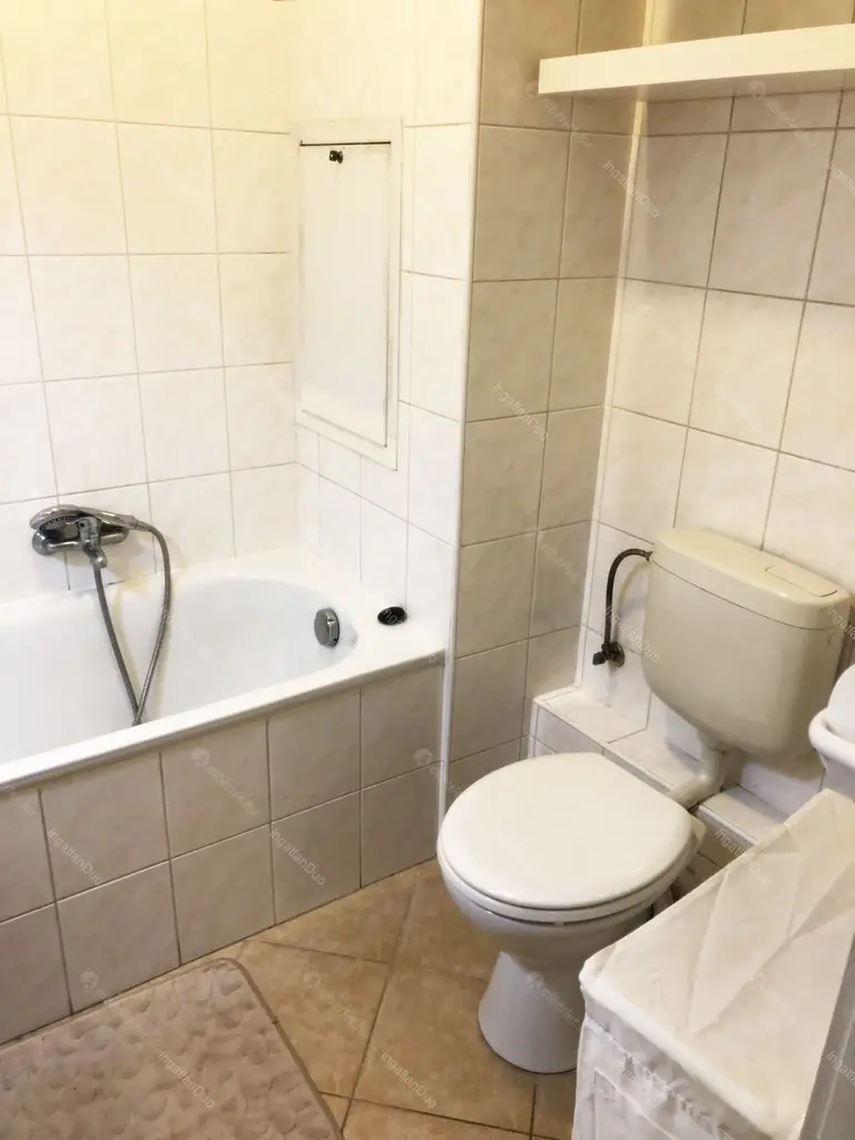 Kiadó albérlet 200000 Ft/hó áron: Budapest, XIV. kerület  Tábornok utca. Mérete: 35 nm, 1 szobás | Alberlet.hu - 4807739