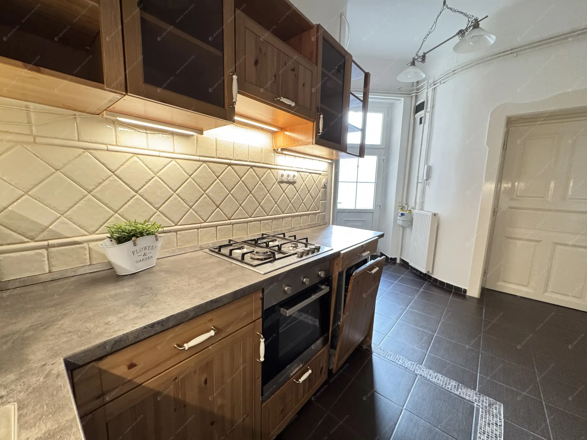 Kiadó albérlet 250000 Ft/hó áron: Budapest, XIV. kerület  Thököly út. Mérete: 73 nm, 2 szobás | Alberlet.hu - 6548811