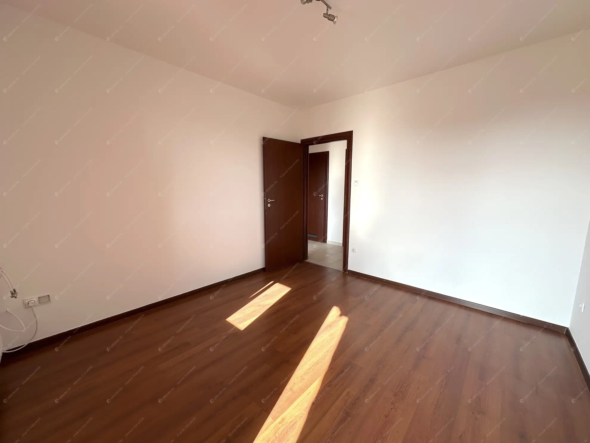 Kiadó albérlet 270000 Ft/hó áron: Budapest, XIV. kerület  Vezér utca. Mérete: 71 nm, 1 szobás | Alberlet.hu - 6557513