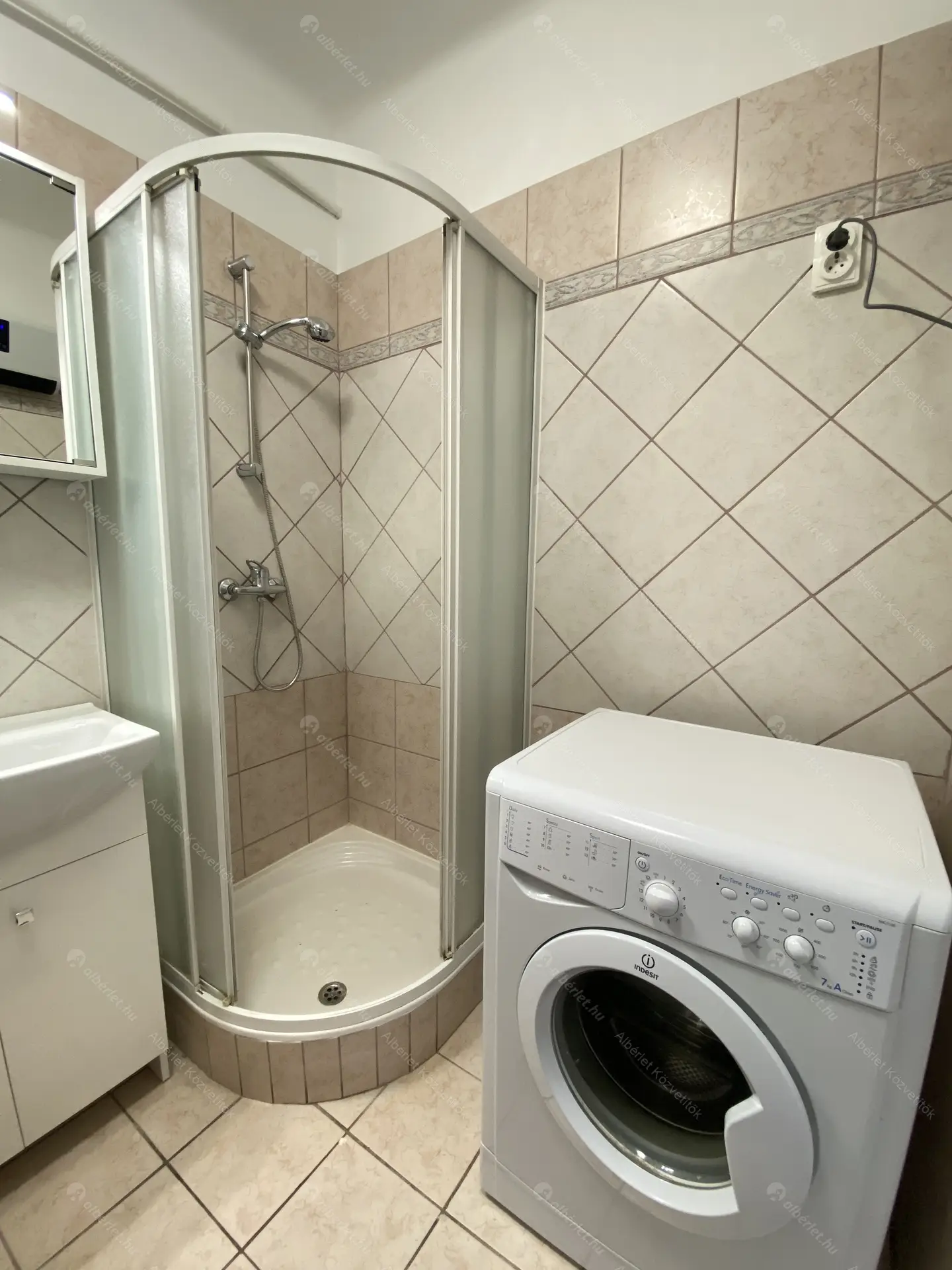 Kiadó albérlet 185000 Ft/hó áron: Budapest, XIV. kerület  Zászlós utca. Mérete: 50 nm, 2 szobás | Alberlet.hu - 5890104