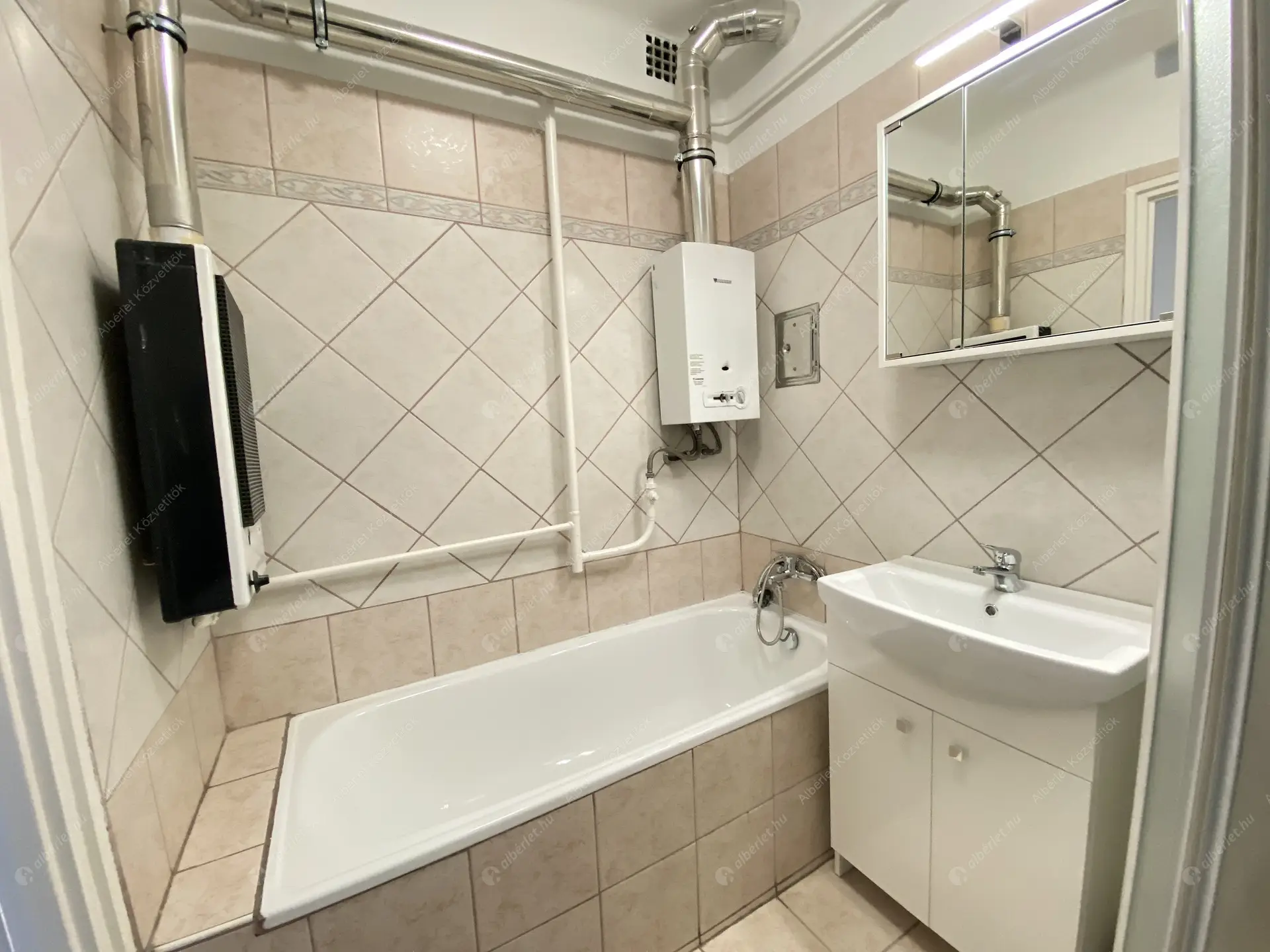 Kiadó albérlet 185000 Ft/hó áron: Budapest, XIV. kerület  Zászlós utca. Mérete: 50 nm, 2 szobás | Alberlet.hu - 5890105