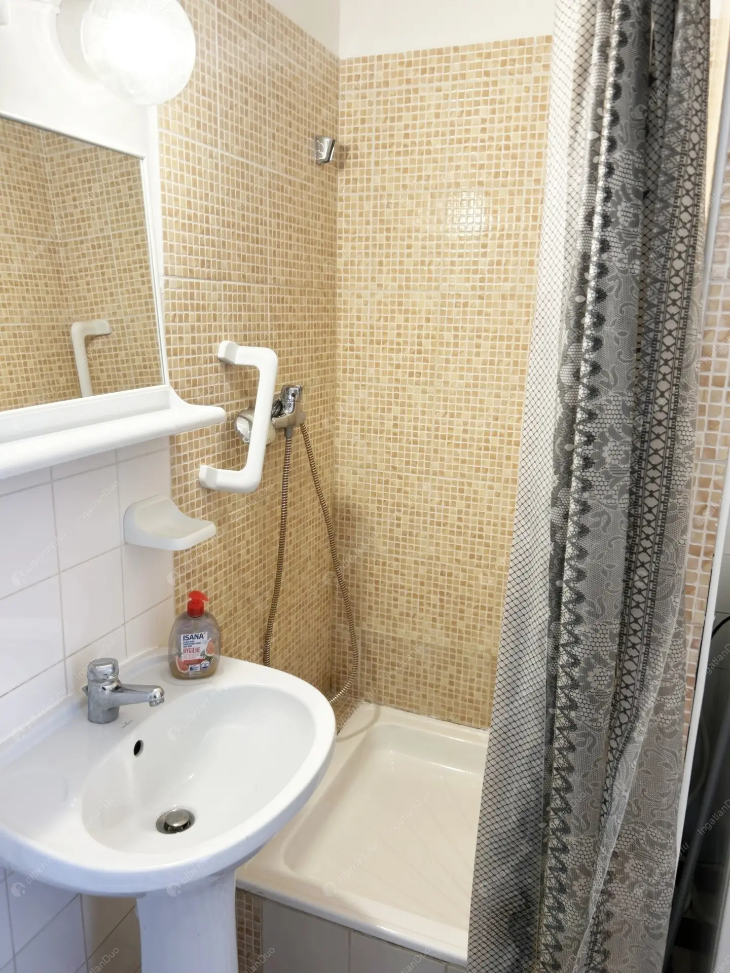 Kiadó albérlet 200000 Ft/hó áron: Budapest, XIV. kerület  Zsálya utca. Mérete: 46 nm, 1 szobás | Alberlet.hu - 6053934