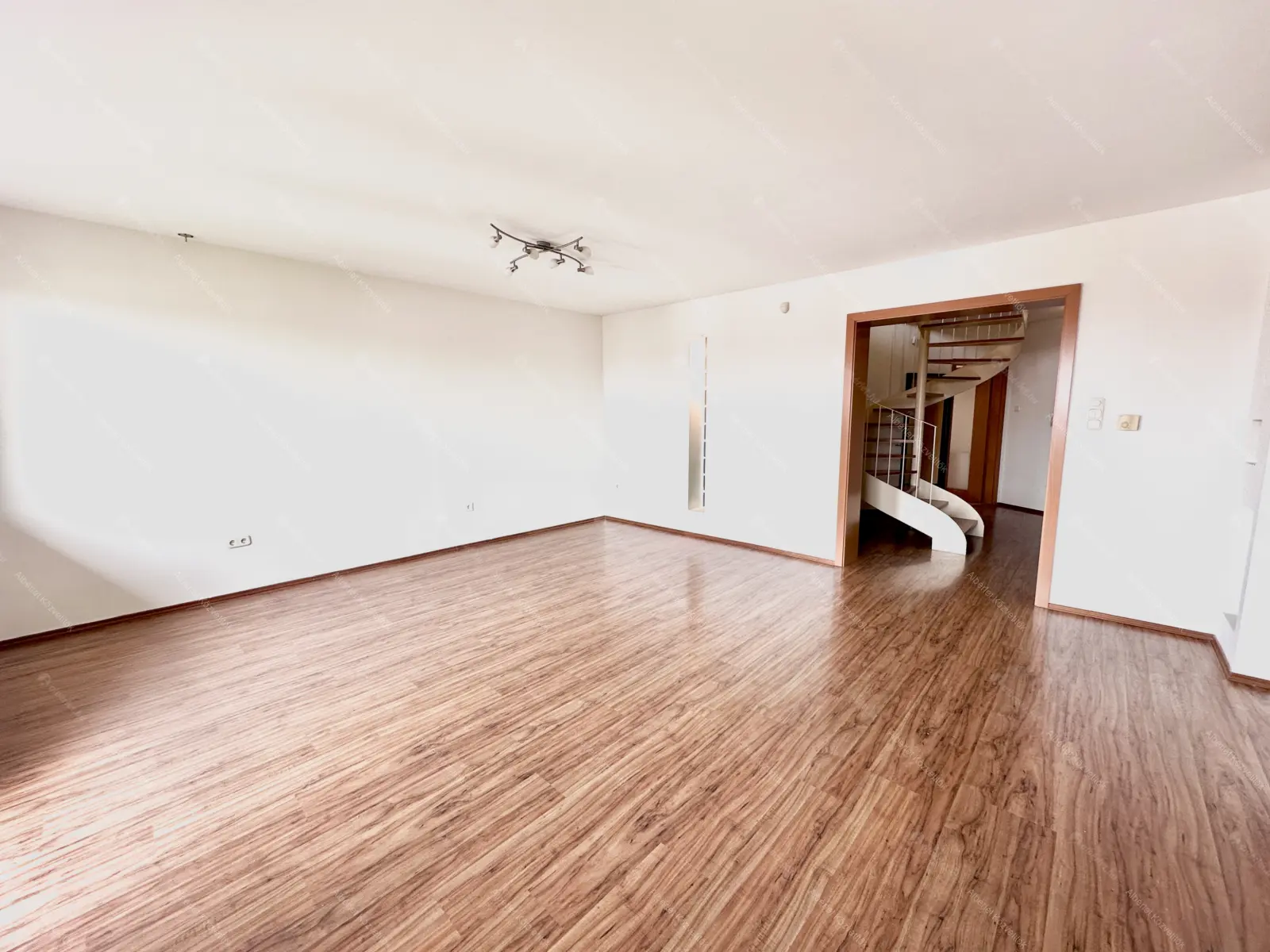 Kiadó albérlet 380000 Ft/hó áron: Budapest, XIV. kerület  Zsolnay Vilmos utca. Mérete: 85 nm, 3 szobás | Alberlet.hu - 6696874