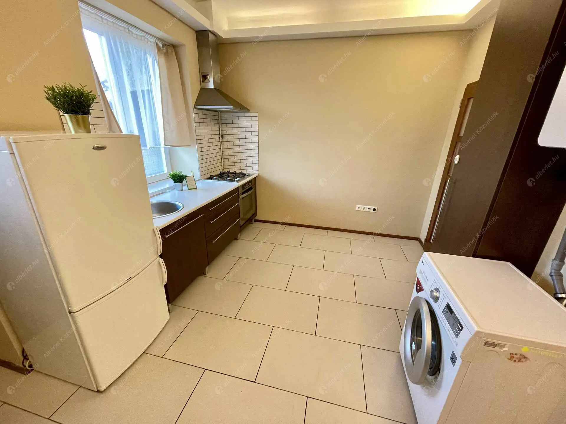 Kiadó albérlet 200000 Ft/hó áron: Budapest, XIX. kerület  Gutenberg körút. Mérete: 45 nm, 2 szobás | Alberlet.hu - 6369224