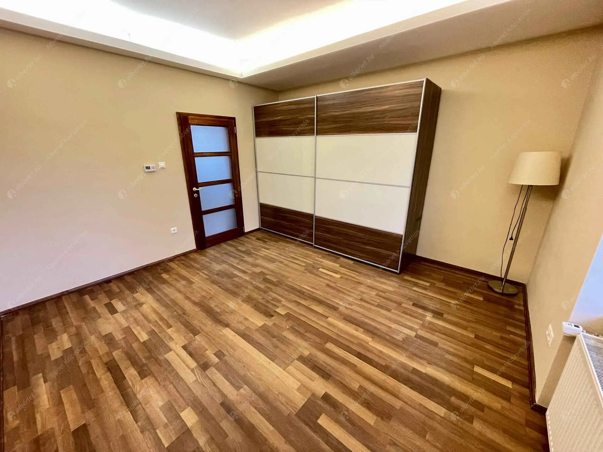 Kiadó albérlet 200000 Ft/hó áron: Budapest, XIX. kerület  Gutenberg körút. Mérete: 45 nm, 2 szobás | Alberlet.hu - 6369236