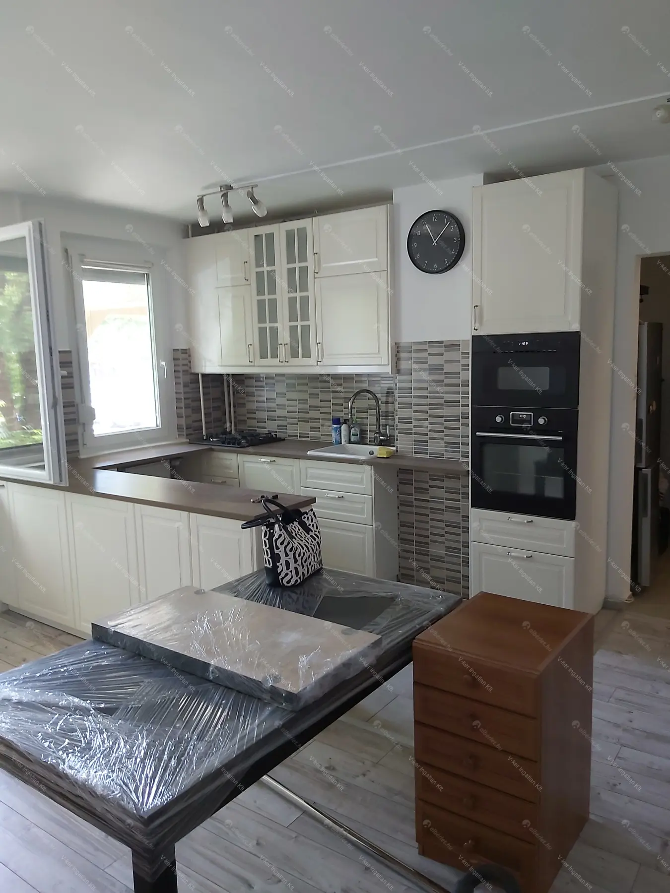 Kiadó albérlet 380000 Ft/hó áron: Budapest, XIX. kerület  József Attila utca. Mérete: 73 nm, 1 szobás | Alberlet.hu - 6697146