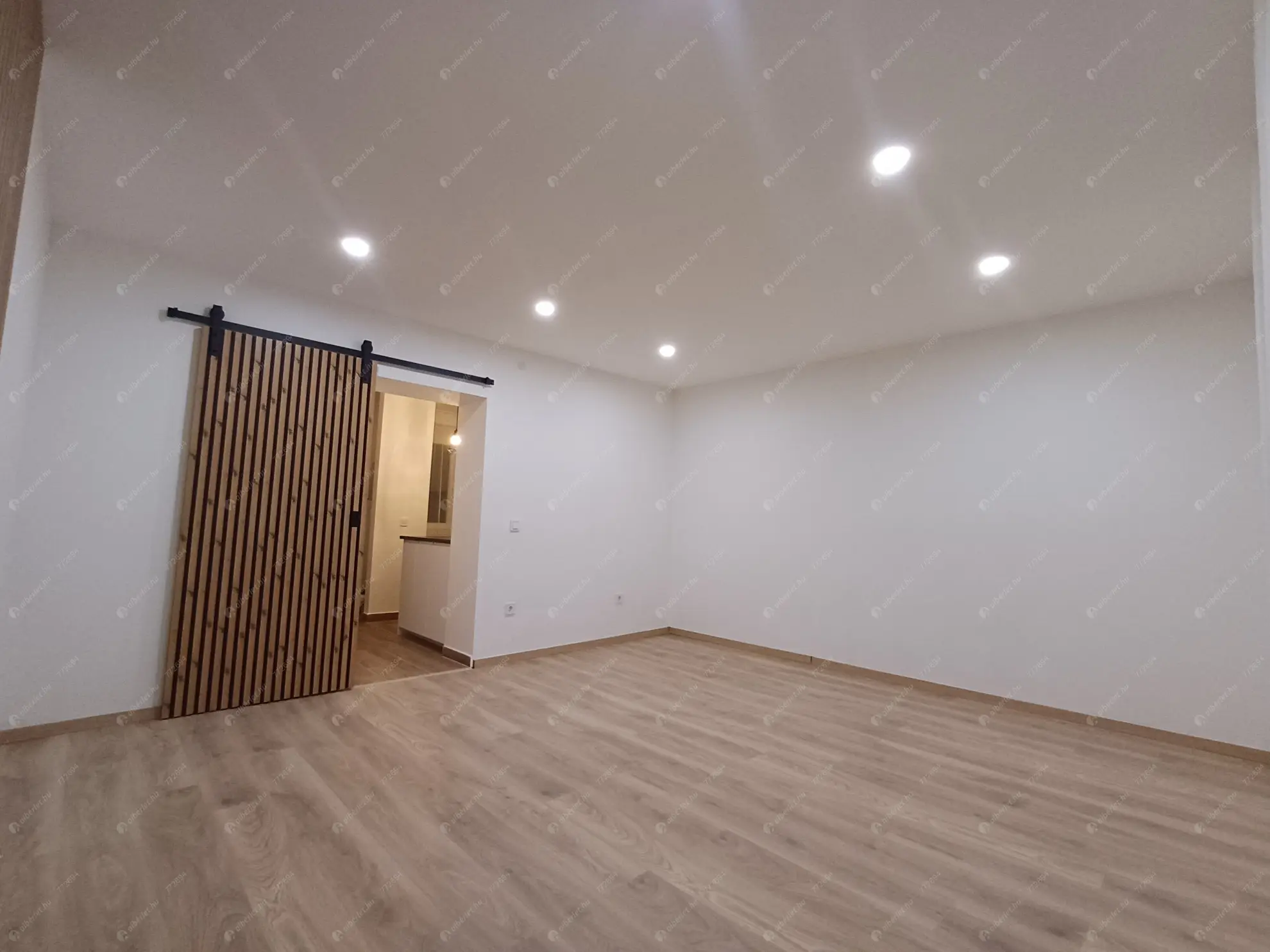 Kiadó albérlet 200000 Ft/hó áron: Budapest, XIX. kerület  Pannónia út. Mérete: 32 nm, 1 szobás | Alberlet.hu - 6619388