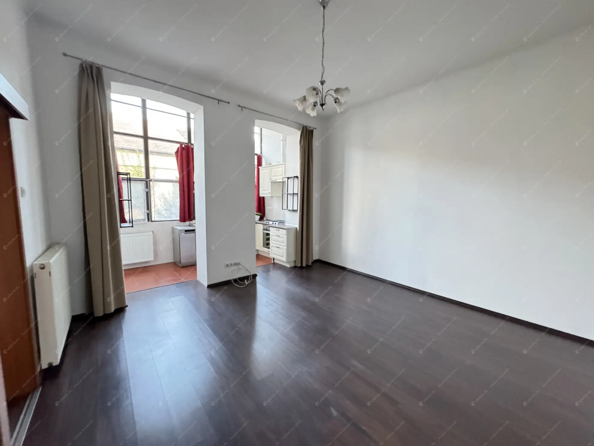 Kiadó albérlet 165000 Ft/hó áron: Budapest, XV. kerület  Bartók Béla út. Mérete: 40 nm, 1 szobás | Alberlet.hu - 6546825