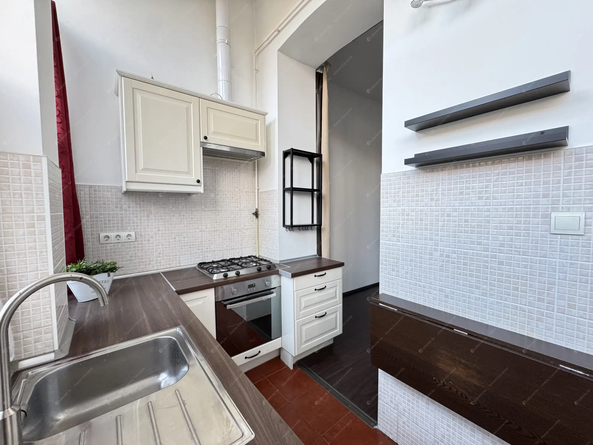 Kiadó albérlet 165000 Ft/hó áron: Budapest, XV. kerület  Bartók Béla út. Mérete: 40 nm, 1 szobás | Alberlet.hu - 6546832