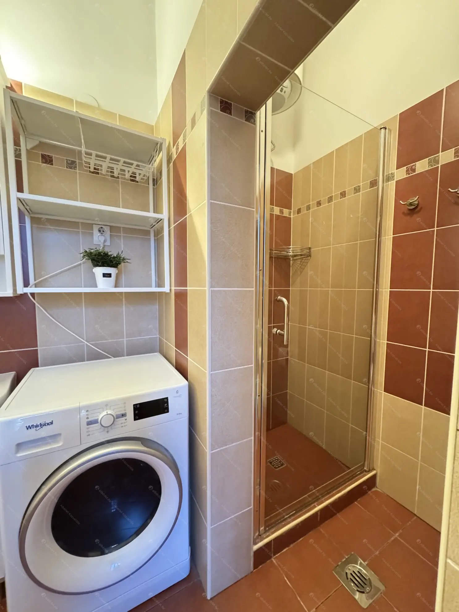 Kiadó albérlet 165000 Ft/hó áron: Budapest, XV. kerület  Bartók Béla út. Mérete: 40 nm, 1 szobás | Alberlet.hu - 6546837