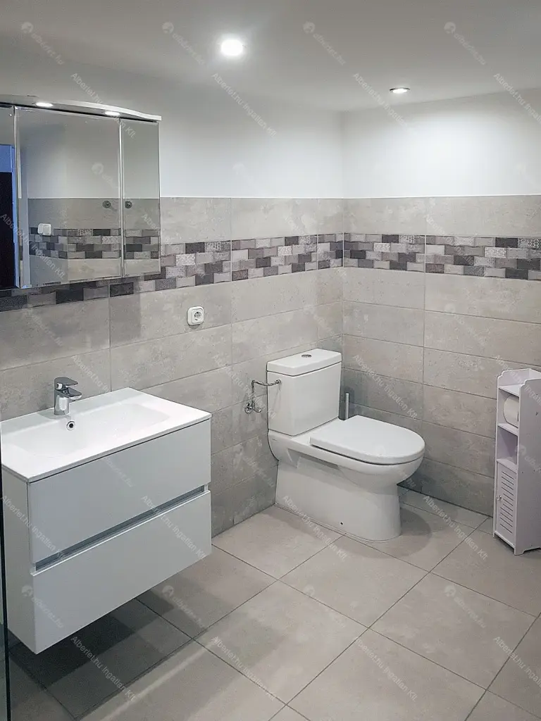 Kiadó albérlet 280000 Ft/hó áron: Budapest, XV. kerület  Beller Imre utca. Mérete: 74 nm, 1 szobás | Alberlet.hu - 6648254