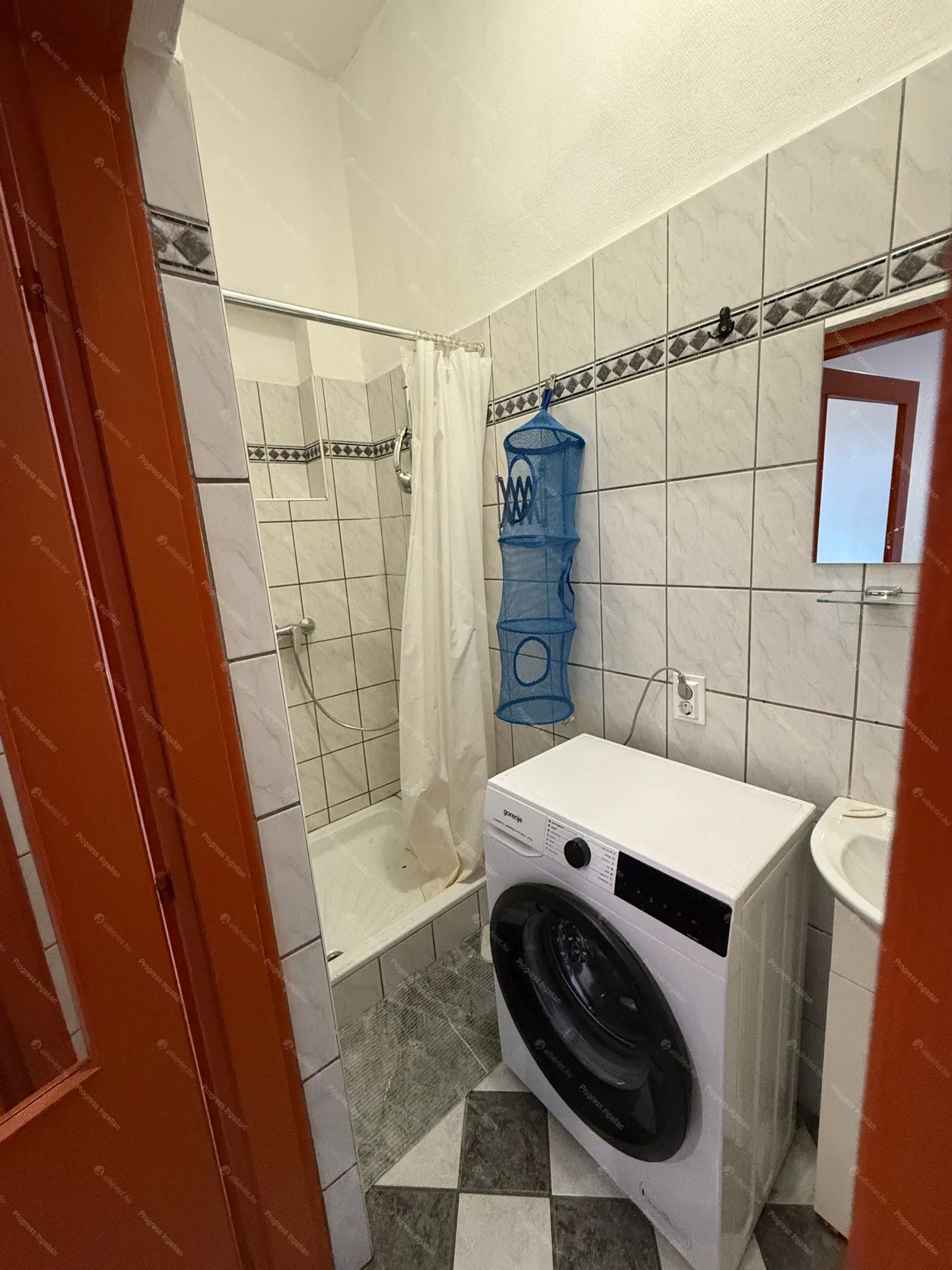 Kiadó albérlet 180000 Ft/hó áron: Budapest, XV. kerület  Bezerédj Pál utca. Mérete: 50 nm, 1 szobás | Alberlet.hu - 6668118