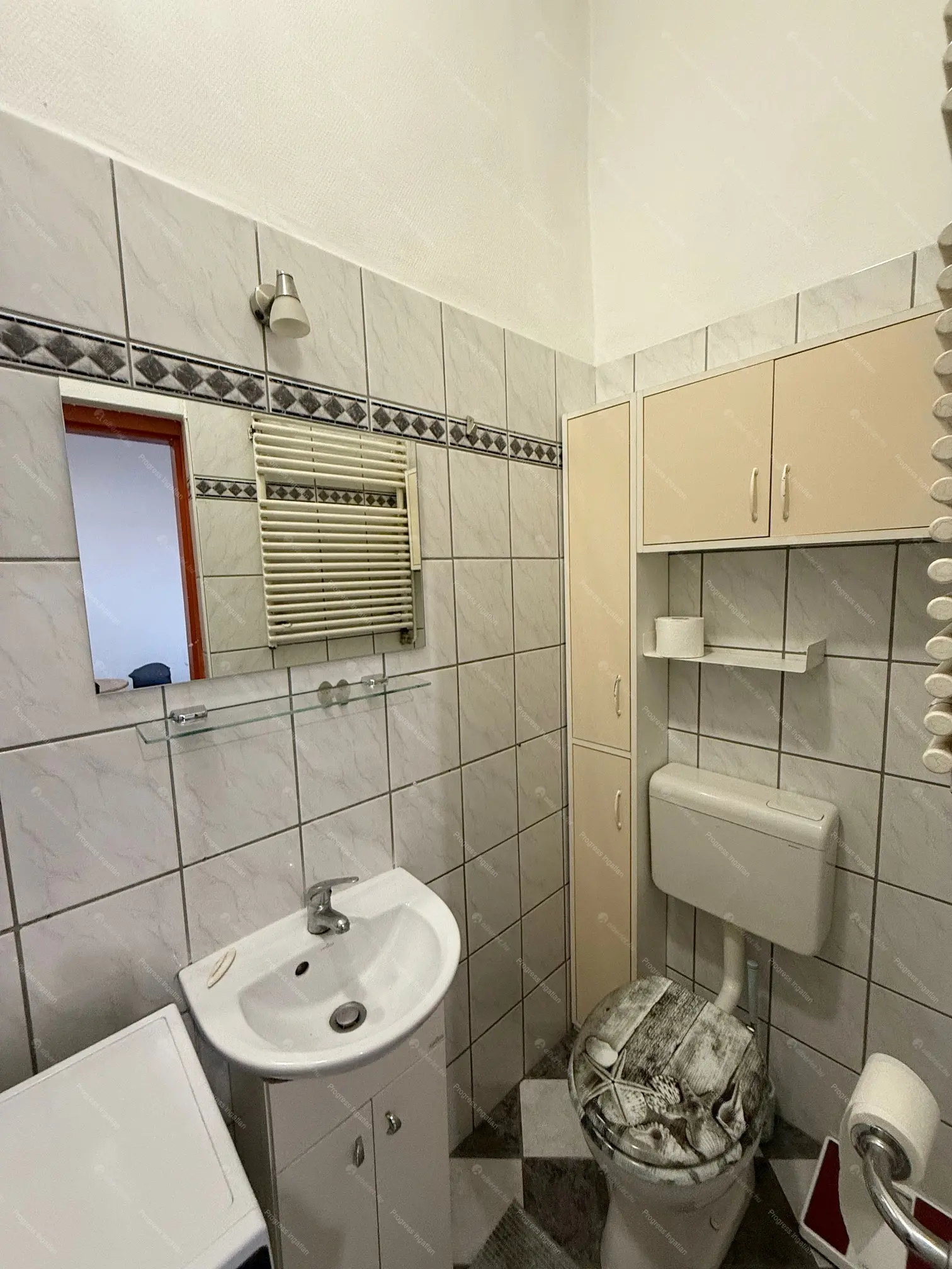 Kiadó albérlet 180000 Ft/hó áron: Budapest, XV. kerület  Bezerédj Pál utca. Mérete: 50 nm, 1 szobás | Alberlet.hu - 6668119