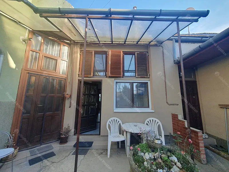 Kiadó albérlet 180000 Ft/hó áron: Budapest, XV. kerület  Bezerédj Pál utca. Mérete: 50 nm, 1 szobás | Alberlet.hu - 6668128