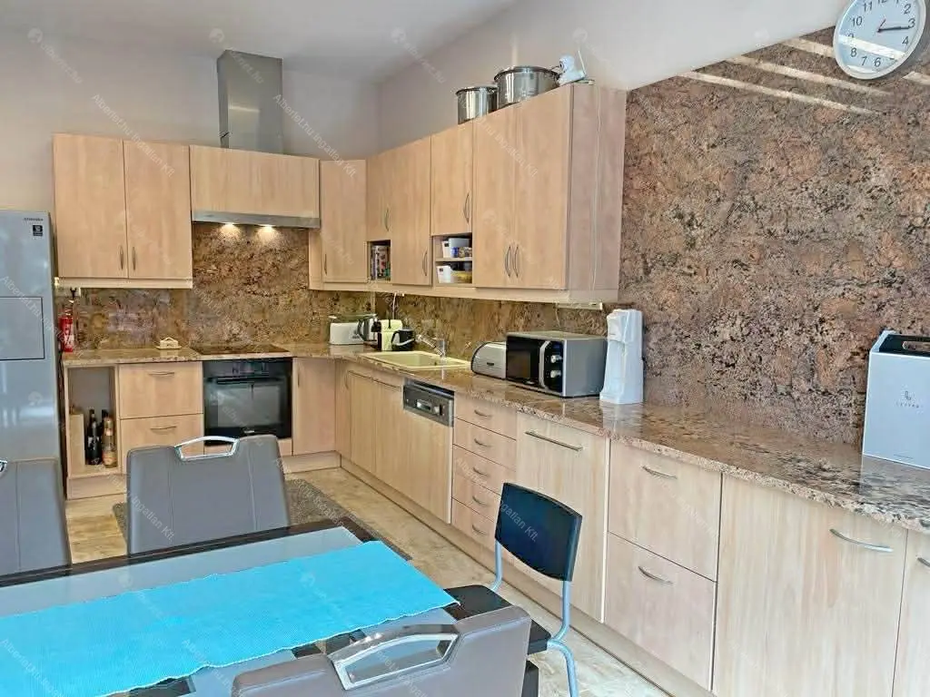 Kiadó albérlet 500000 Ft/hó áron: Budapest, XV. kerület  Csajág utca. Mérete: 130 nm, 4 szobás | Alberlet.hu - 6665977