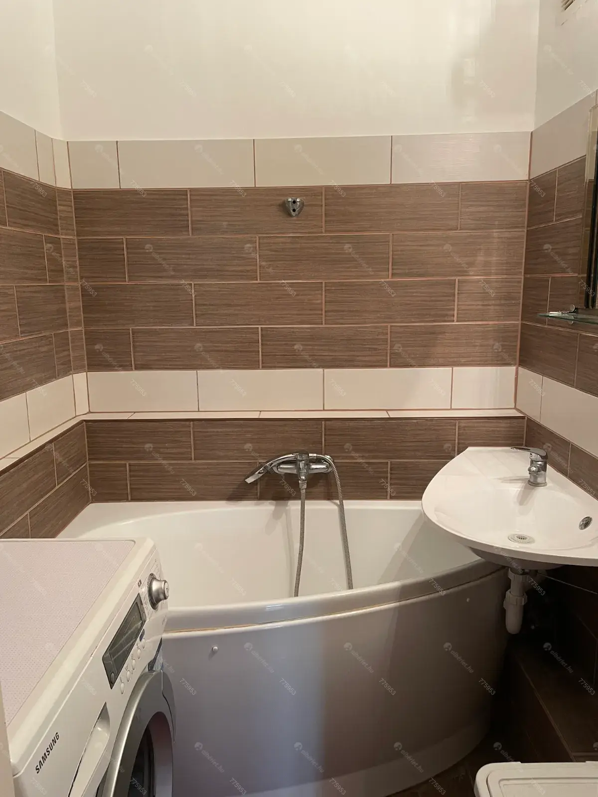 Kiadó albérlet 250000 Ft/hó áron: Budapest, XV. kerület  Erdőkerülő utca. Mérete: 56 nm, 1 szobás | Alberlet.hu - 6677067