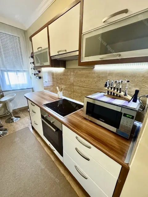 Kiadó albérlet 295000 Ft/hó áron: Budapest, XV. kerület  Lóvasút köz. Mérete: 54 nm, 2 szobás | Alberlet.hu - 6646724