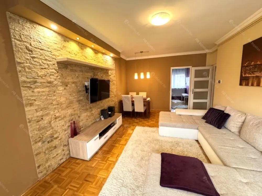 Kiadó albérlet 270000 Ft/hó áron: Budapest, XV. kerület  Lóvasút köz. Mérete: 54 nm, 2 szobás | Alberlet.hu - 6683323