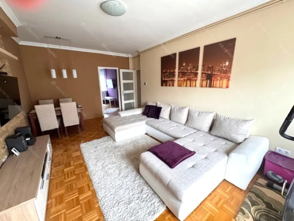 Kiadó albérlet 270000 Ft/hó áron: Budapest, XV. kerület  Lóvasút köz. Mérete: 54 nm, 2 szobás | Alberlet.hu - 6683335