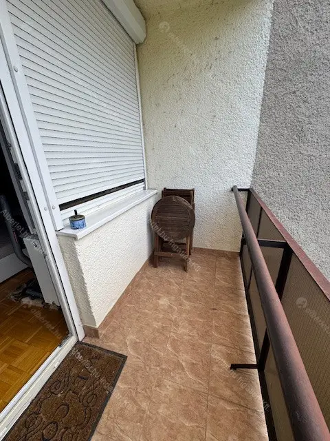 Kiadó albérlet 295000 Ft/hó áron: Budapest, XV. kerület  Lóvasút köz. Mérete: 56 nm, 2 szobás | Alberlet.hu - 6645410