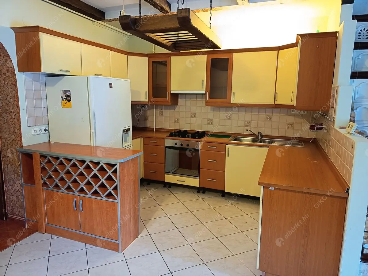 Kiadó albérlet 480000 Ft/hó áron: Budapest, XV. kerület  Madách utca. Mérete: 180 nm, 5 szobás | Alberlet.hu - 6570477