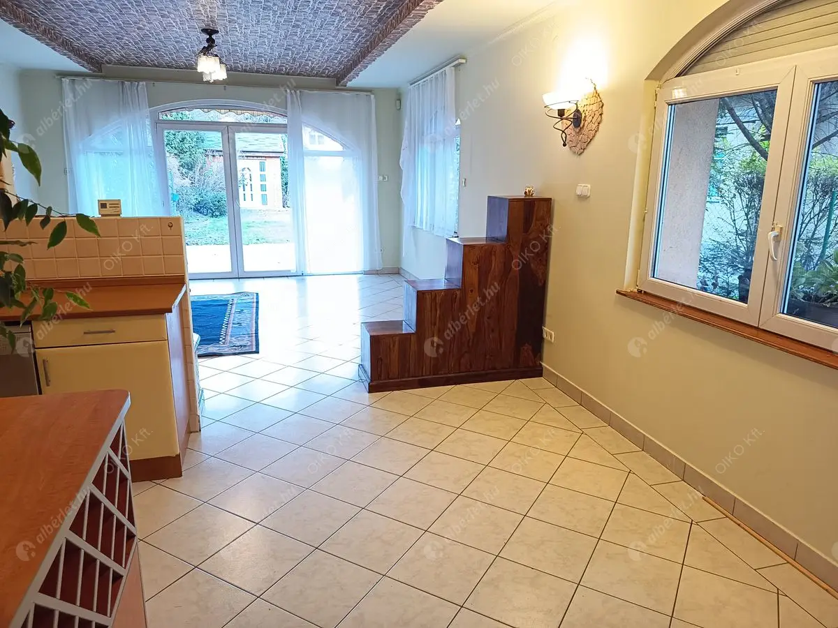 Kiadó albérlet 480000 Ft/hó áron: Budapest, XV. kerület  Madách utca. Mérete: 180 nm, 5 szobás | Alberlet.hu - 6570479