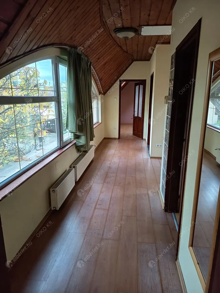 Kiadó albérlet 480000 Ft/hó áron: Budapest, XV. kerület  Madách utca. Mérete: 180 nm, 5 szobás | Alberlet.hu - 6570496