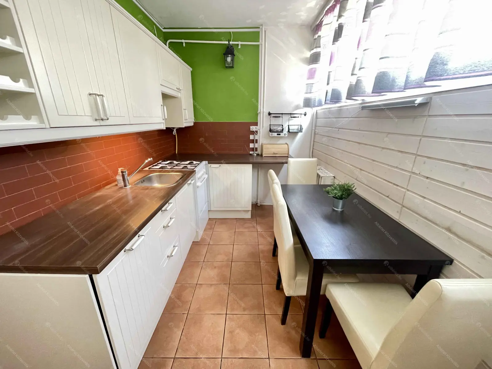 Kiadó albérlet 180000 Ft/hó áron: Budapest, XV. kerület  Mézeskalács tér. Mérete: 54 nm, 2 szobás | Alberlet.hu - 6680723