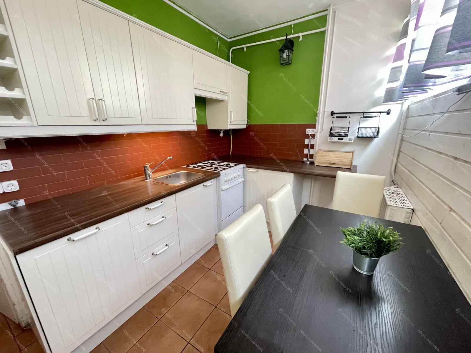 Kiadó albérlet 180000 Ft/hó áron: Budapest, XV. kerület  Mézeskalács tér. Mérete: 54 nm, 2 szobás | Alberlet.hu - 6680725