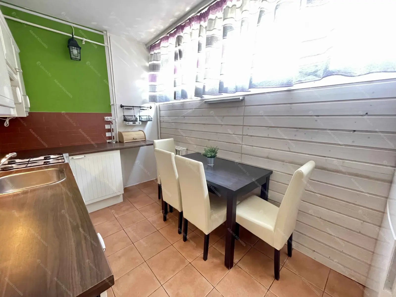 Kiadó albérlet 180000 Ft/hó áron: Budapest, XV. kerület  Mézeskalács tér. Mérete: 54 nm, 2 szobás | Alberlet.hu - 6680726