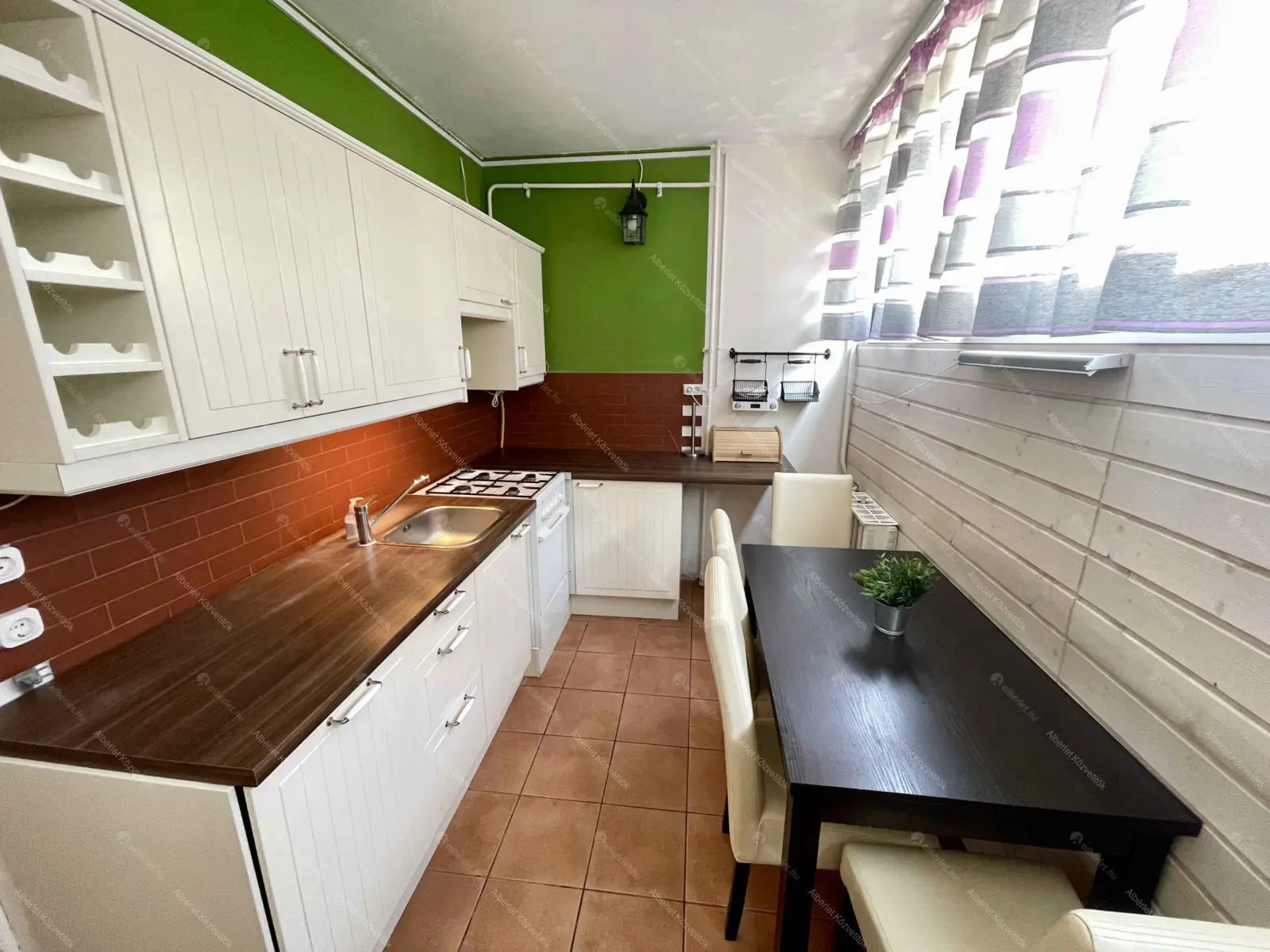 Kiadó albérlet 180000 Ft/hó áron: Budapest, XV. kerület  Mézeskalács tér. Mérete: 54 nm, 2 szobás | Alberlet.hu - 6680728