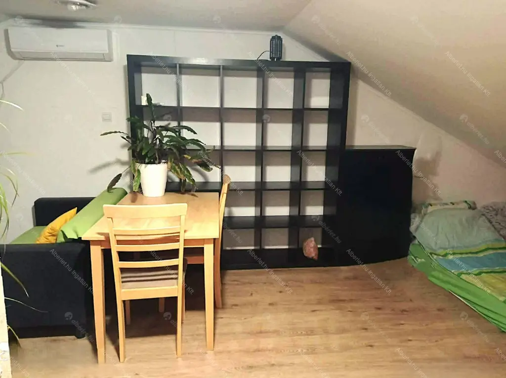 Kiadó albérlet 220000 Ft/hó áron: Budapest, XV. kerület  Molnár Viktor utca. Mérete: 45 nm, 2 szobás | Alberlet.hu - 6676512