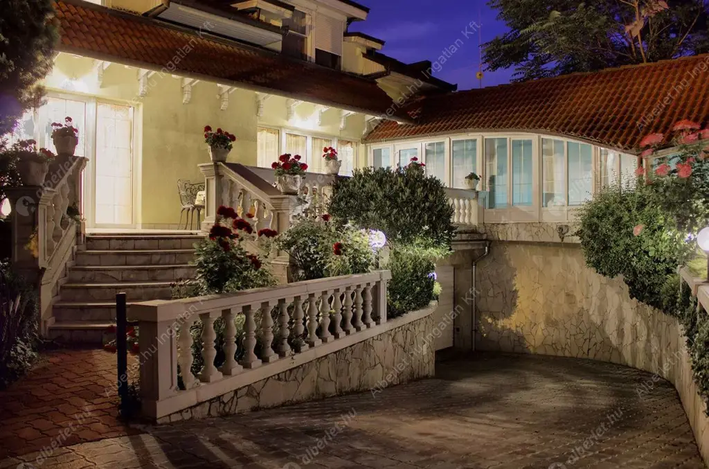 Kiadó albérlet 1350000 Ft/hó áron: Budapest, XV. kerület  Palánk utca. Mérete: 350 nm, 4 szobás | Alberlet.hu - 6615874