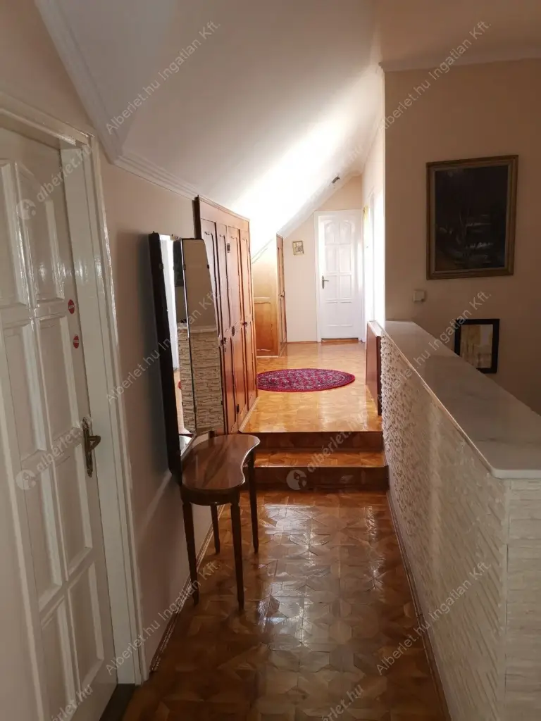 Kiadó albérlet 1350000 Ft/hó áron: Budapest, XV. kerület  Palánk utca. Mérete: 350 nm, 4 szobás | Alberlet.hu - 6615879
