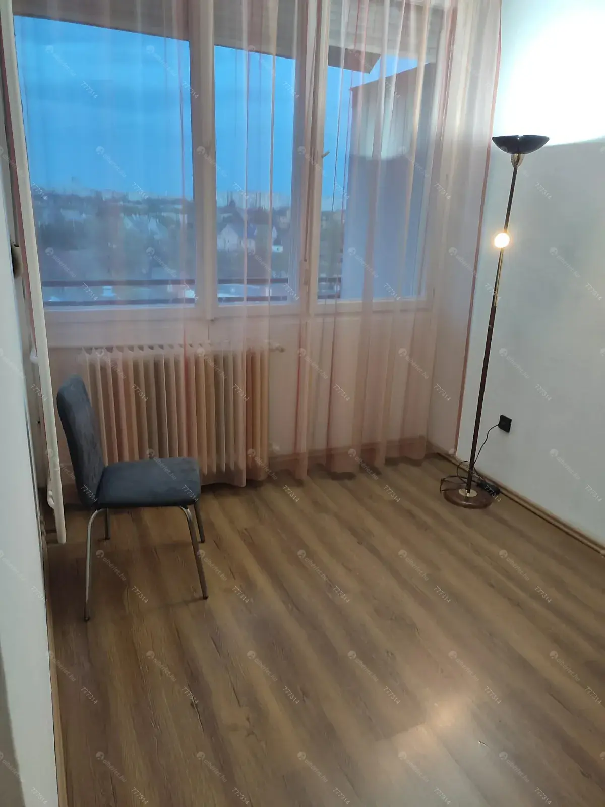 Kiadó albérlet 195000 Ft/hó áron: Budapest, XV. kerület  Rákos út. Mérete: 45 nm, 2 szobás | Alberlet.hu - 6702154