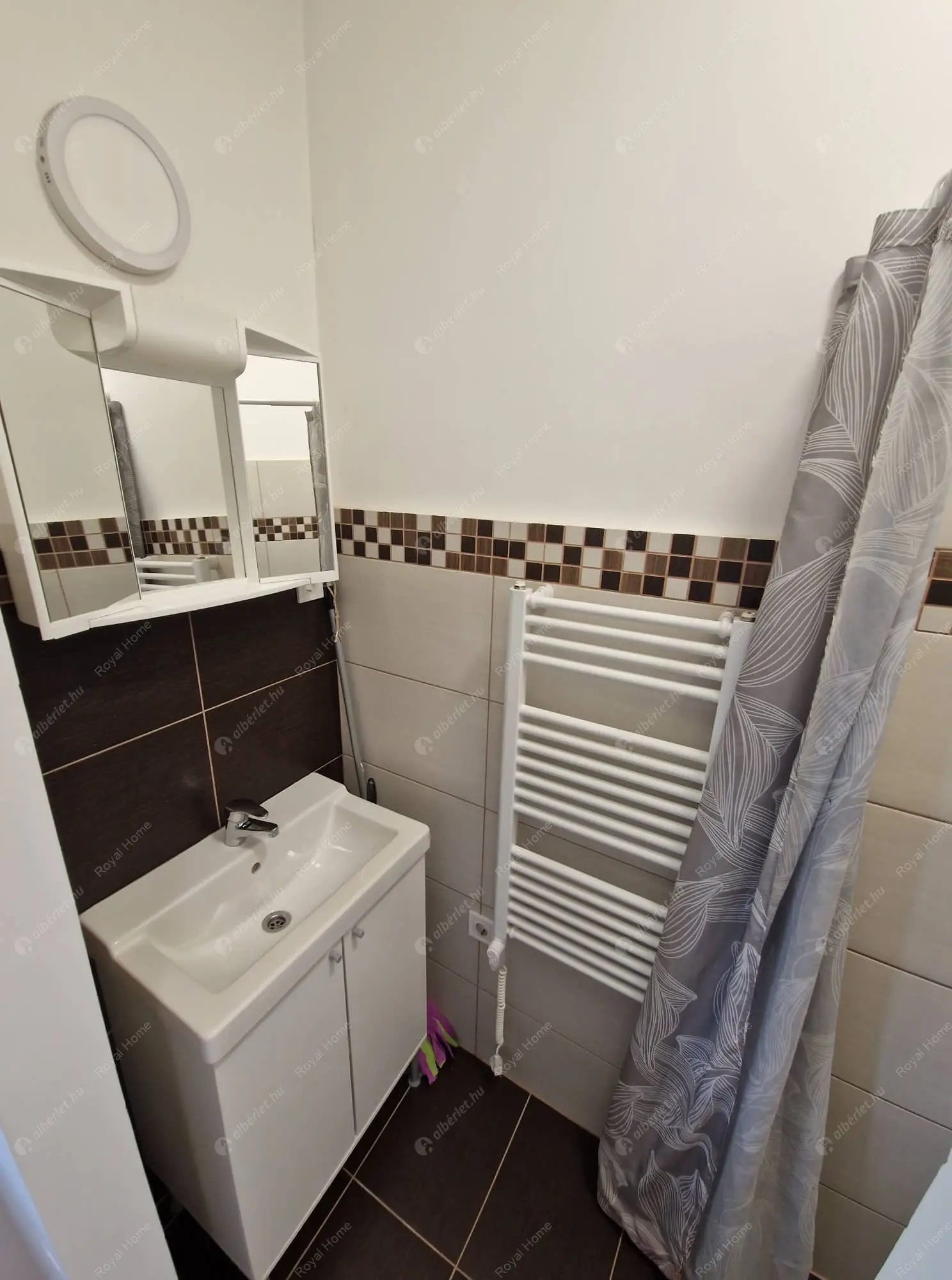 Kiadó albérlet 220000 Ft/hó áron: Budapest, XV. kerület  Törökszegfű tér. Mérete: 34 nm, 2 szobás | Alberlet.hu - 6611240