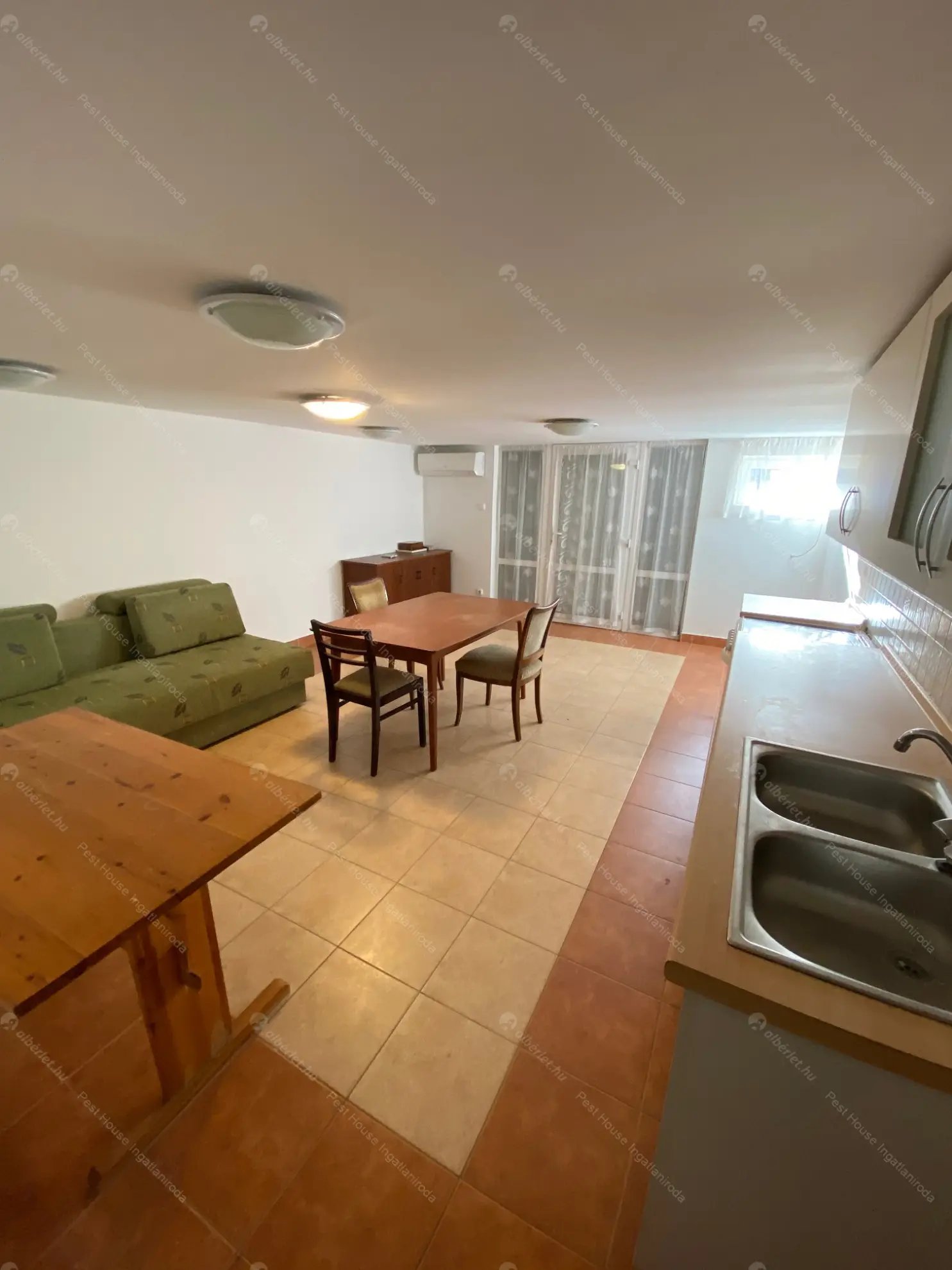 Kiadó albérlet 380000 Ft/hó áron: Budapest, XVI. kerület  Baross Gábor utca. Mérete: 125 nm, 4 szobás | Alberlet.hu - 6563074