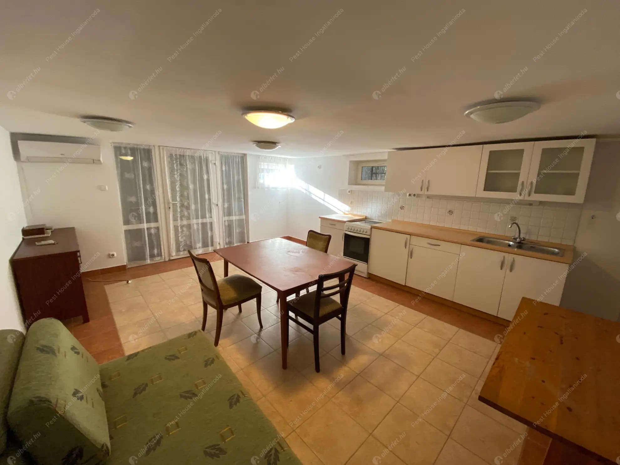 Kiadó albérlet 380000 Ft/hó áron: Budapest, XVI. kerület  Baross Gábor utca. Mérete: 125 nm, 4 szobás | Alberlet.hu - 6563075