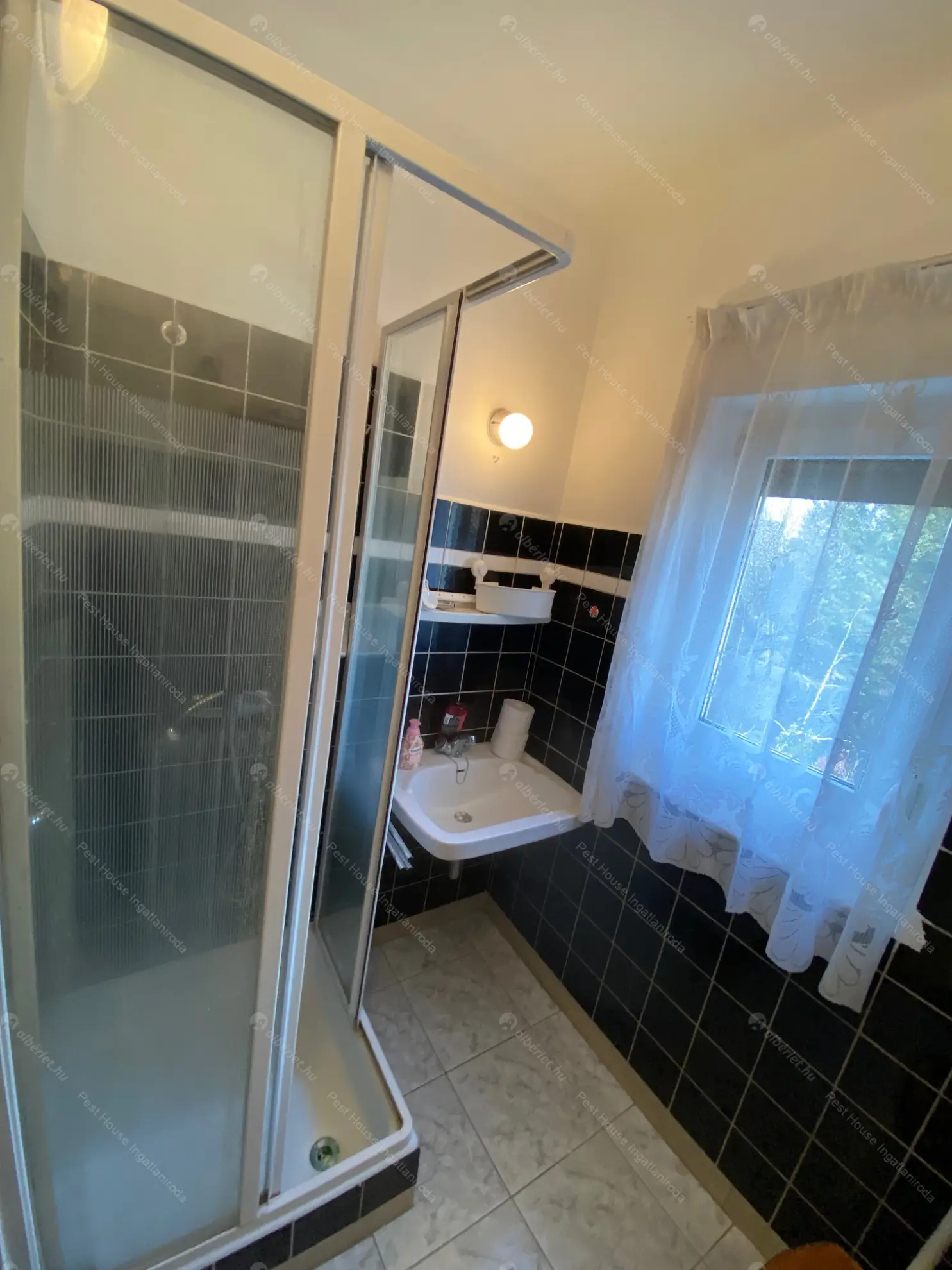 Kiadó albérlet 380000 Ft/hó áron: Budapest, XVI. kerület  Baross Gábor utca. Mérete: 125 nm, 4 szobás | Alberlet.hu - 6563098