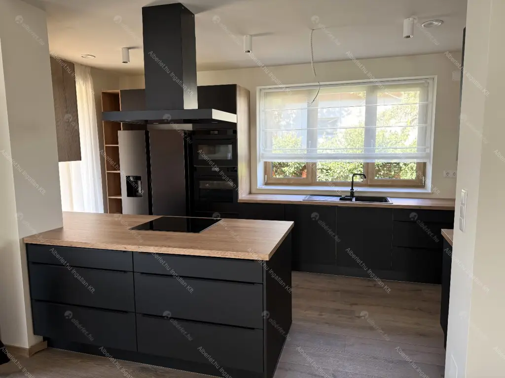 Kiadó albérlet 1590000 Ft/hó áron: Budapest, XVI. kerület  Huszár utca. Mérete: 388 nm, 8 szobás | Alberlet.hu - 6694724