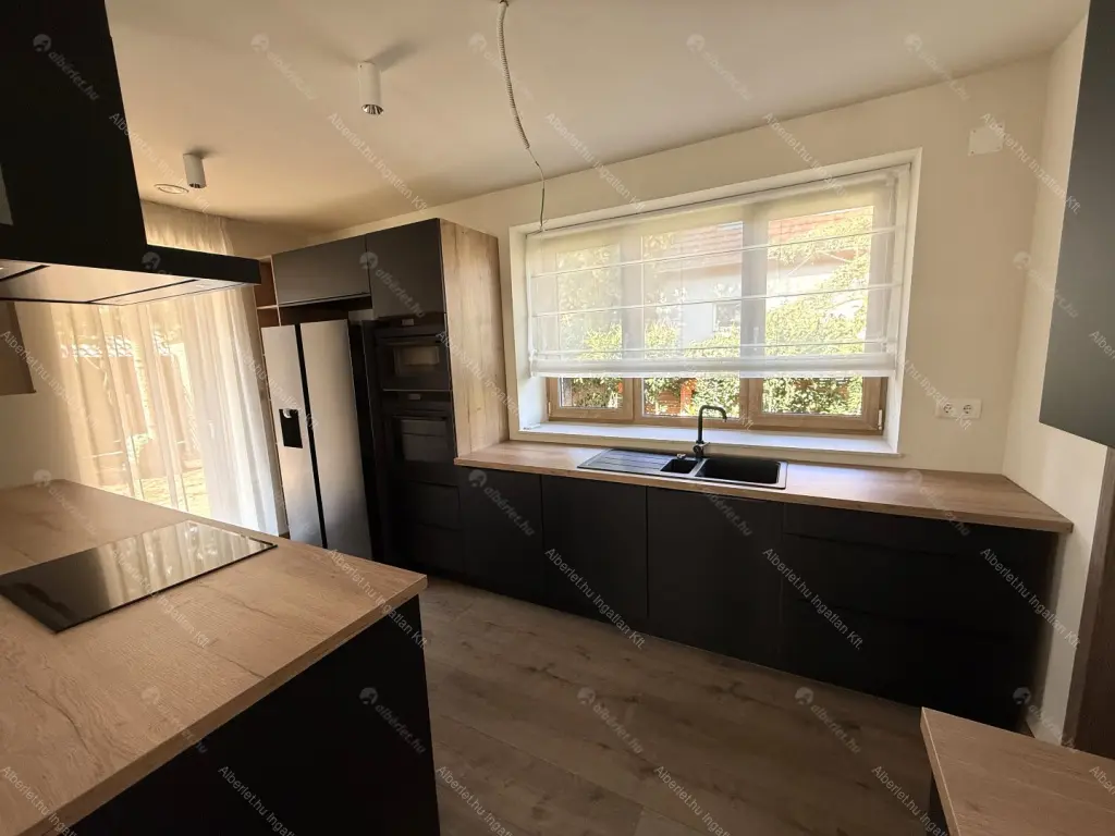 Kiadó albérlet 1590000 Ft/hó áron: Budapest, XVI. kerület  Huszár utca. Mérete: 388 nm, 8 szobás | Alberlet.hu - 6694725