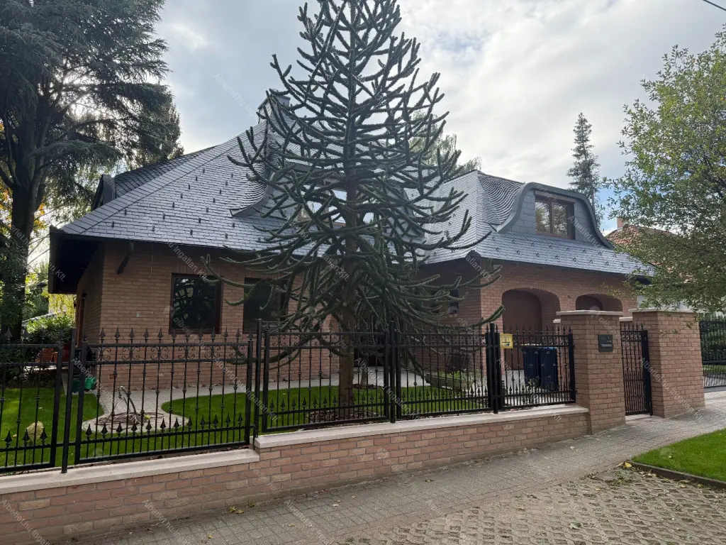 Kiadó albérlet 1590000 Ft/hó áron: Budapest, XVI. kerület  Huszár utca. Mérete: 388 nm, 8 szobás | Alberlet.hu - 6694741