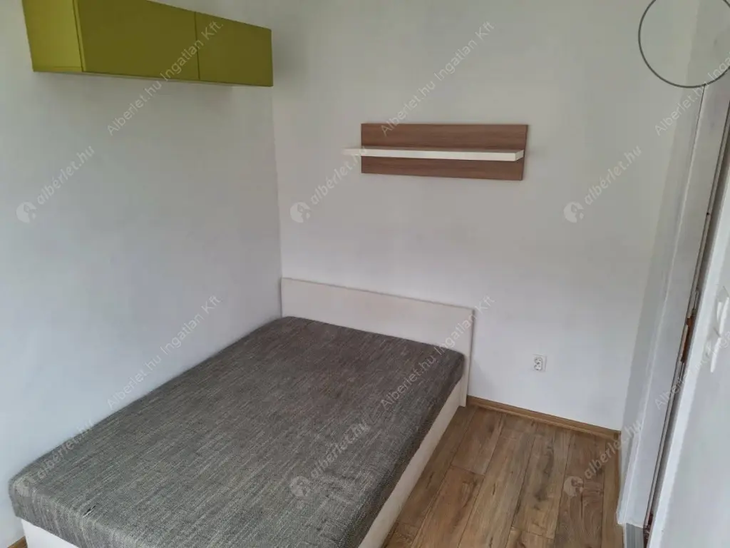 Kiadó albérlet 220000 Ft/hó áron: Budapest, XVI. kerület  Koronafürt utca. Mérete: 50 nm, 1 szobás | Alberlet.hu - 6600695